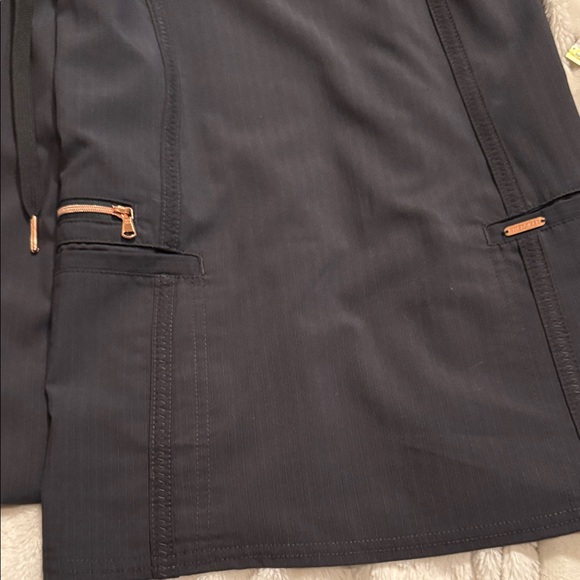 Cherokee Charcoal Scrub Set - Picture 4 of 6